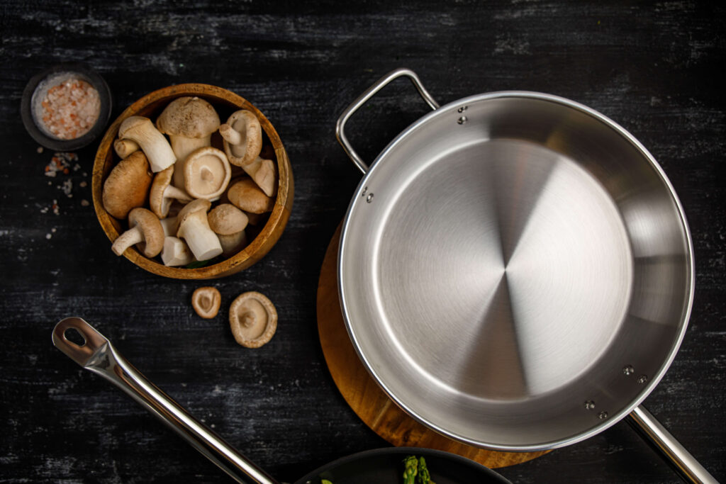 Seasoned stainless steel pan